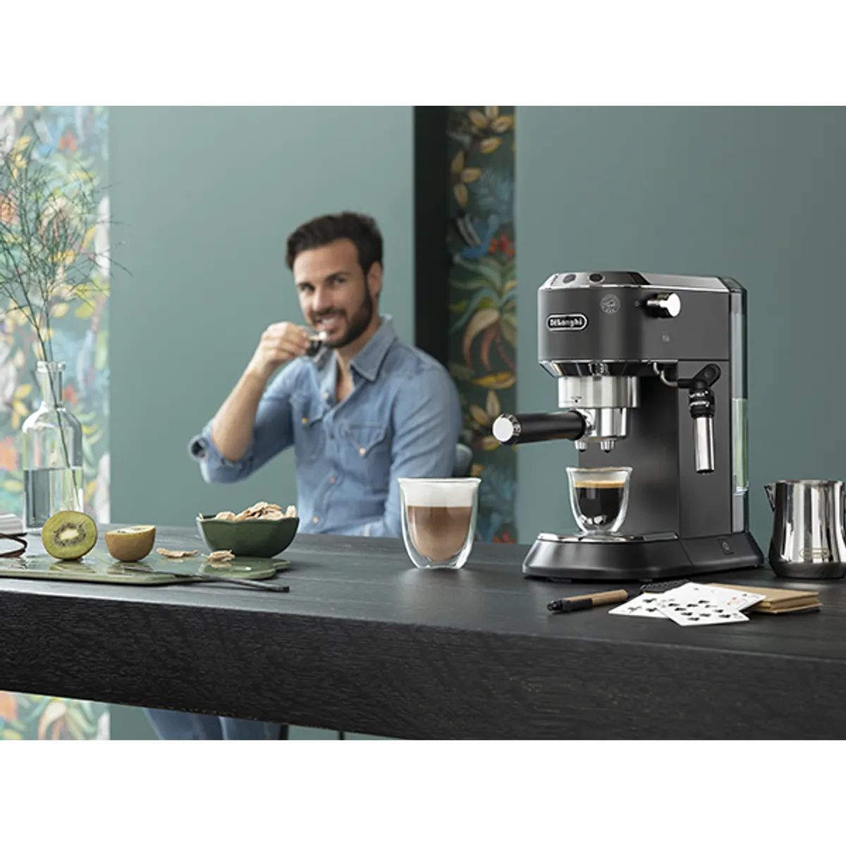 DeLonghi EC685.BK félautomata eszpresszó kávéfőző beépített tejhabosító 15 bar nyomás 1,1 L víztartály rozsdamentes acél ház #5